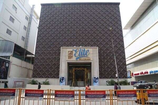 Saravana Stores Elite DIAMONDS