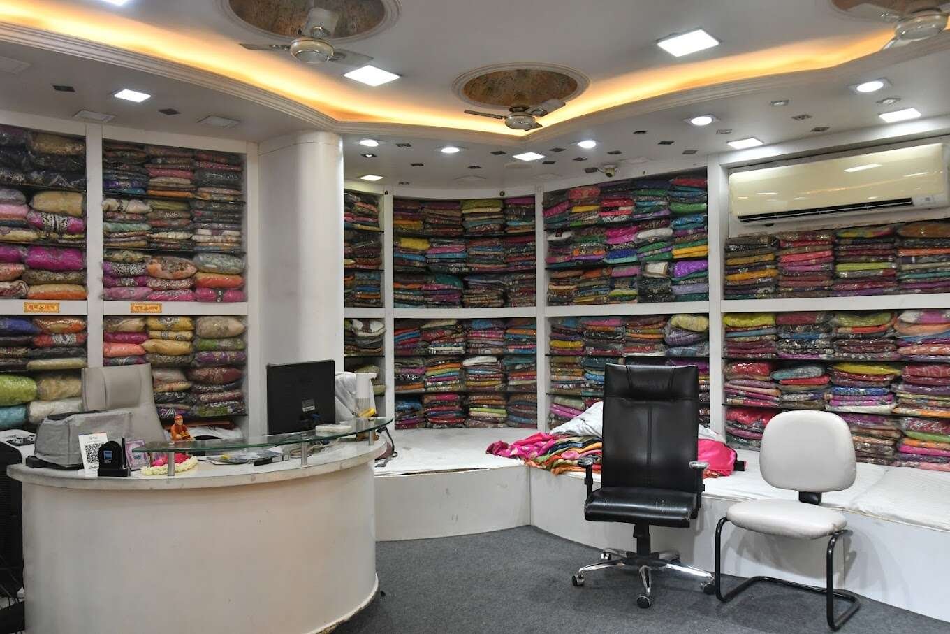 BHAVANA SAREE PALACE