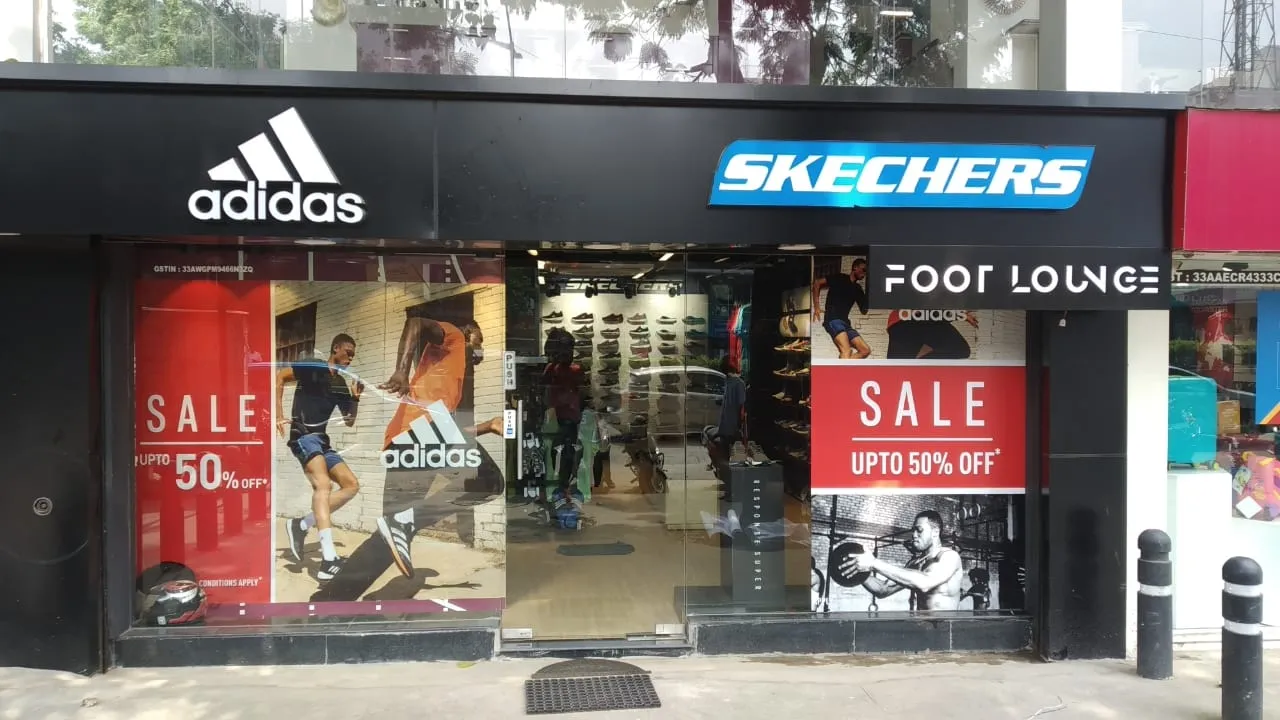 Adidas Skechers footlounge