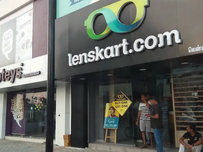 Lenskart.com at Navalur