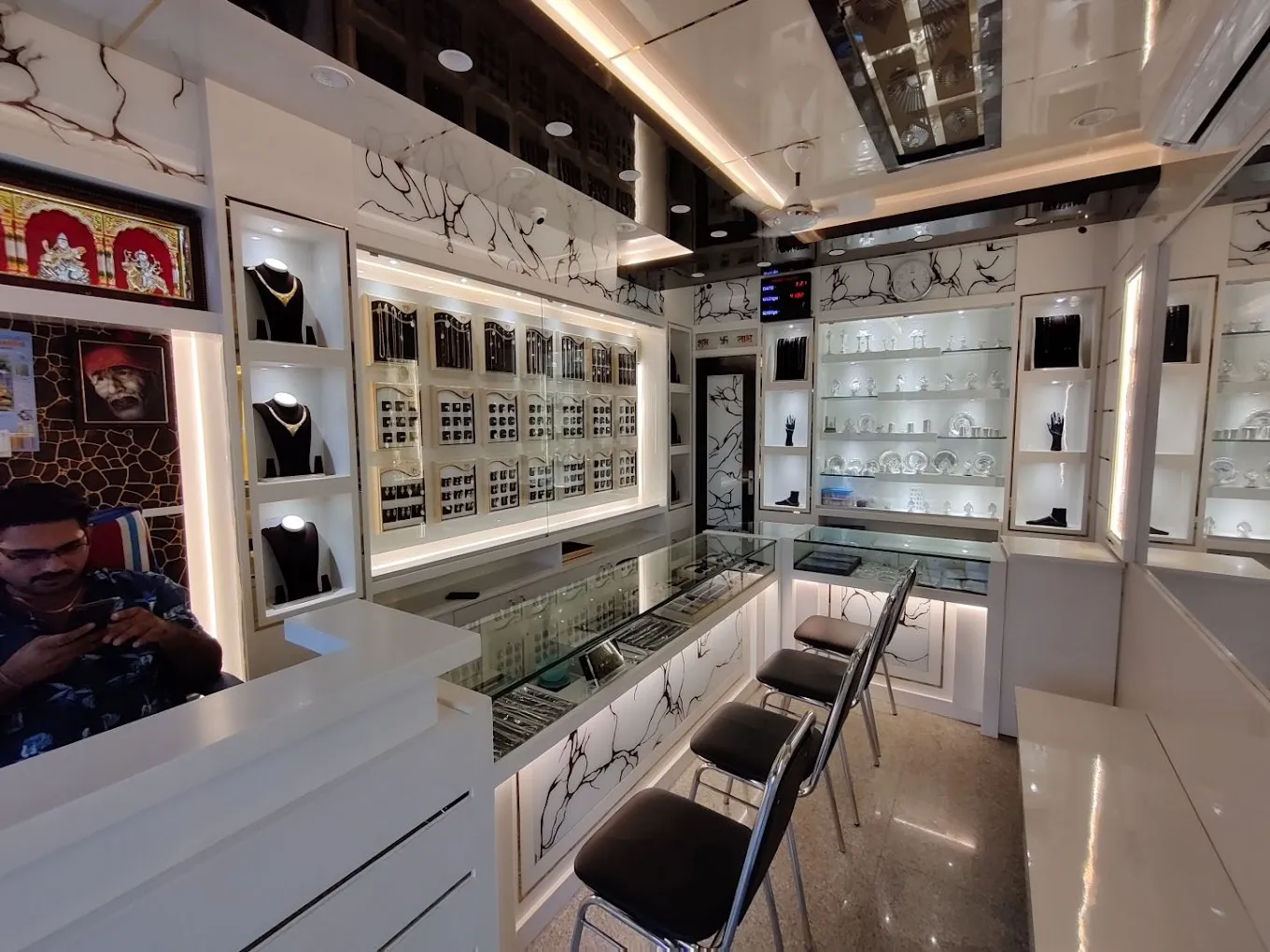 store_image