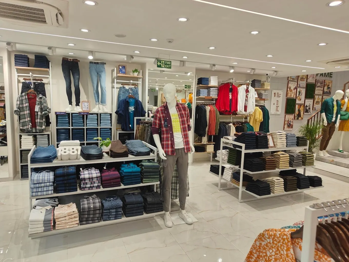 Van Heusen Seliyur