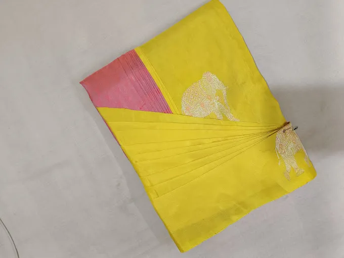 Lakshmi saree pre pleating & box folding services