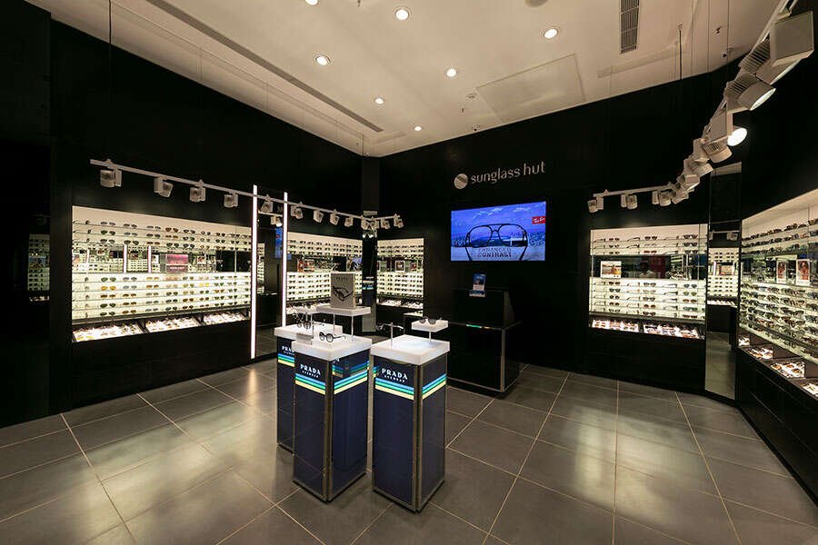 Sunglass hut 