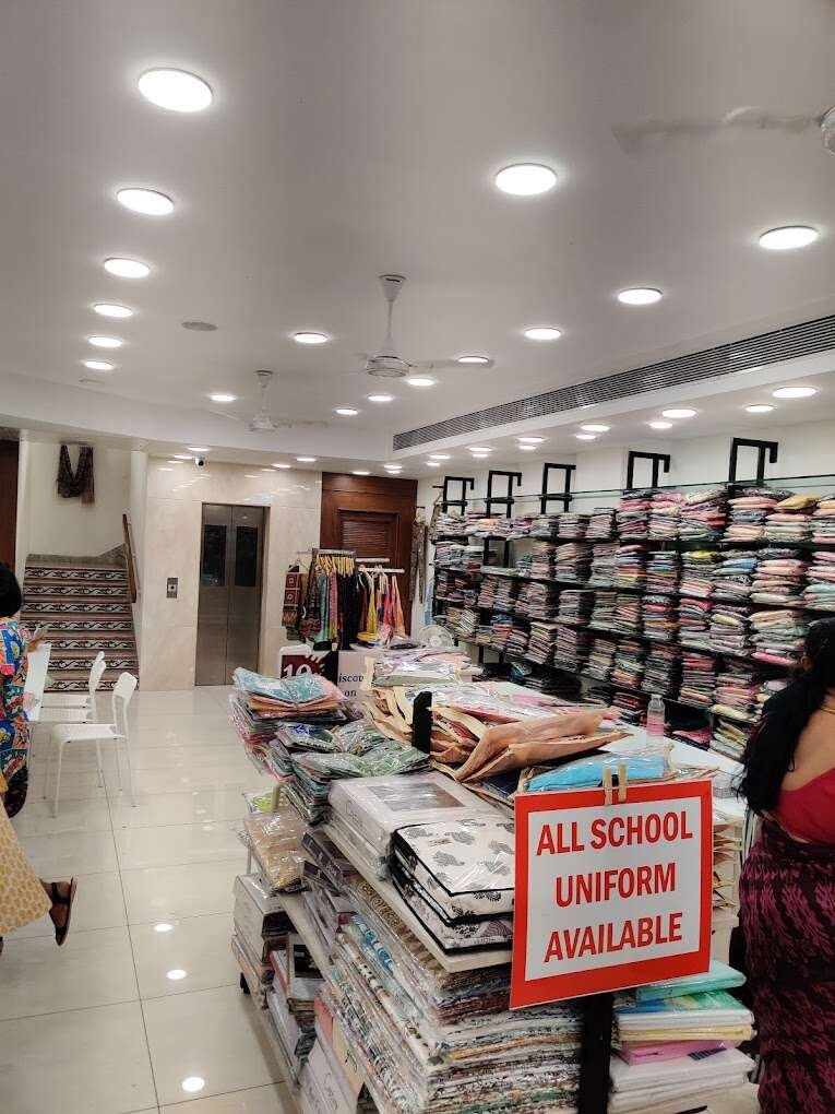 Sri Mohan Dress Centre