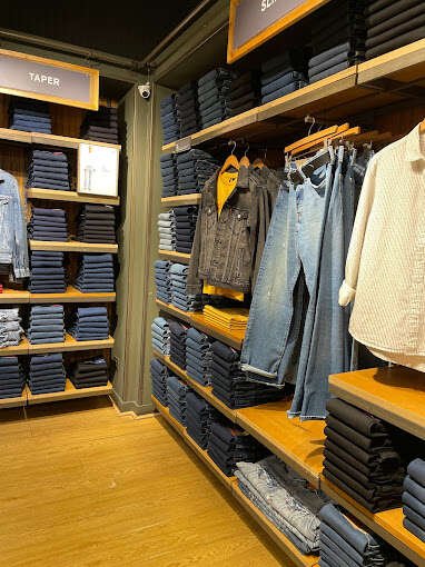 Levis
