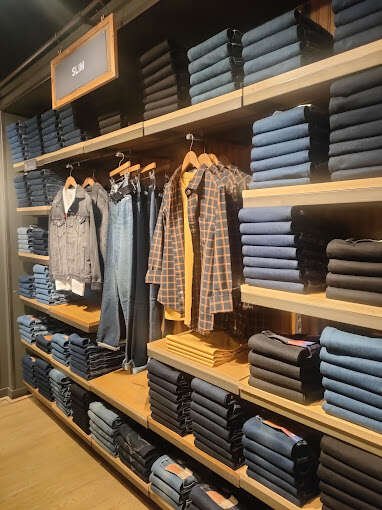Levis
