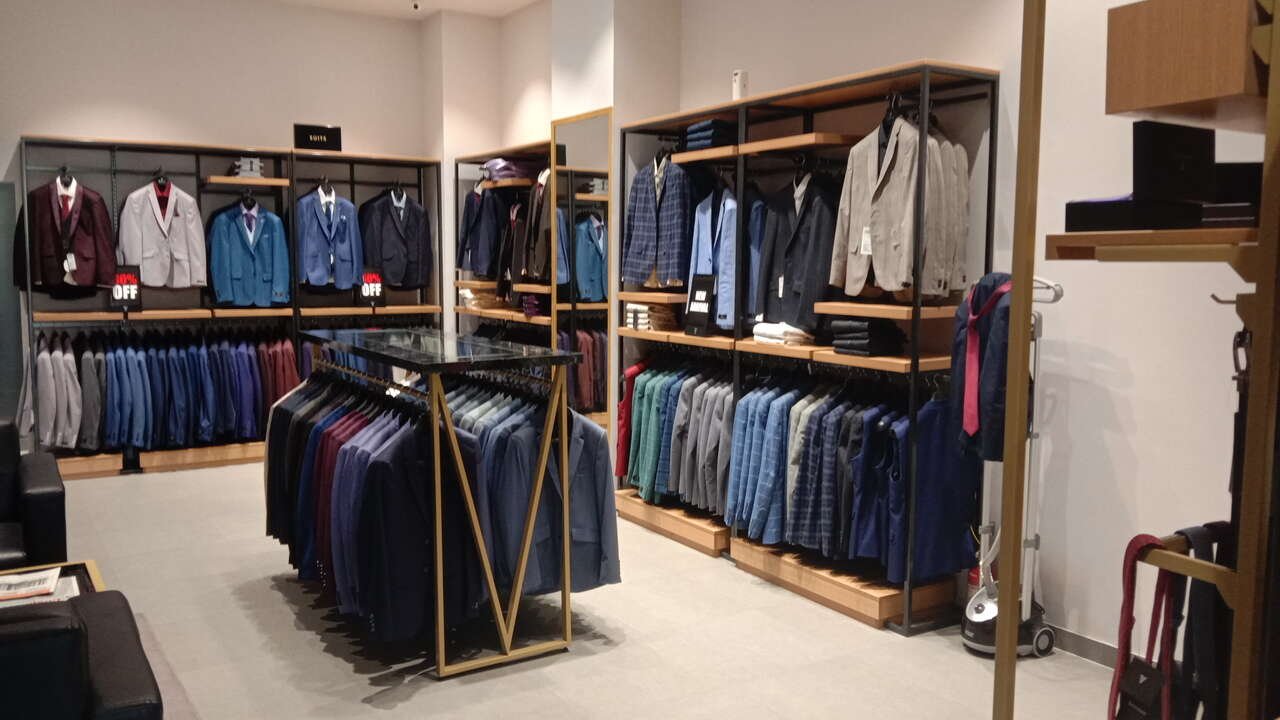 Van Heusen - Adyar