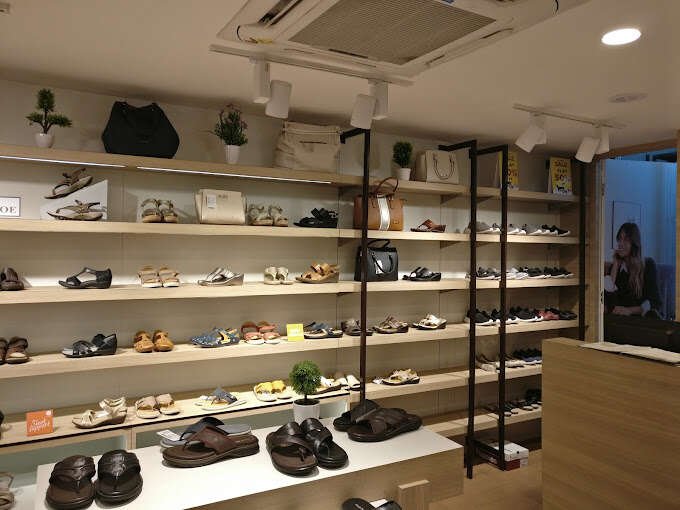 HUSH PUPPIES