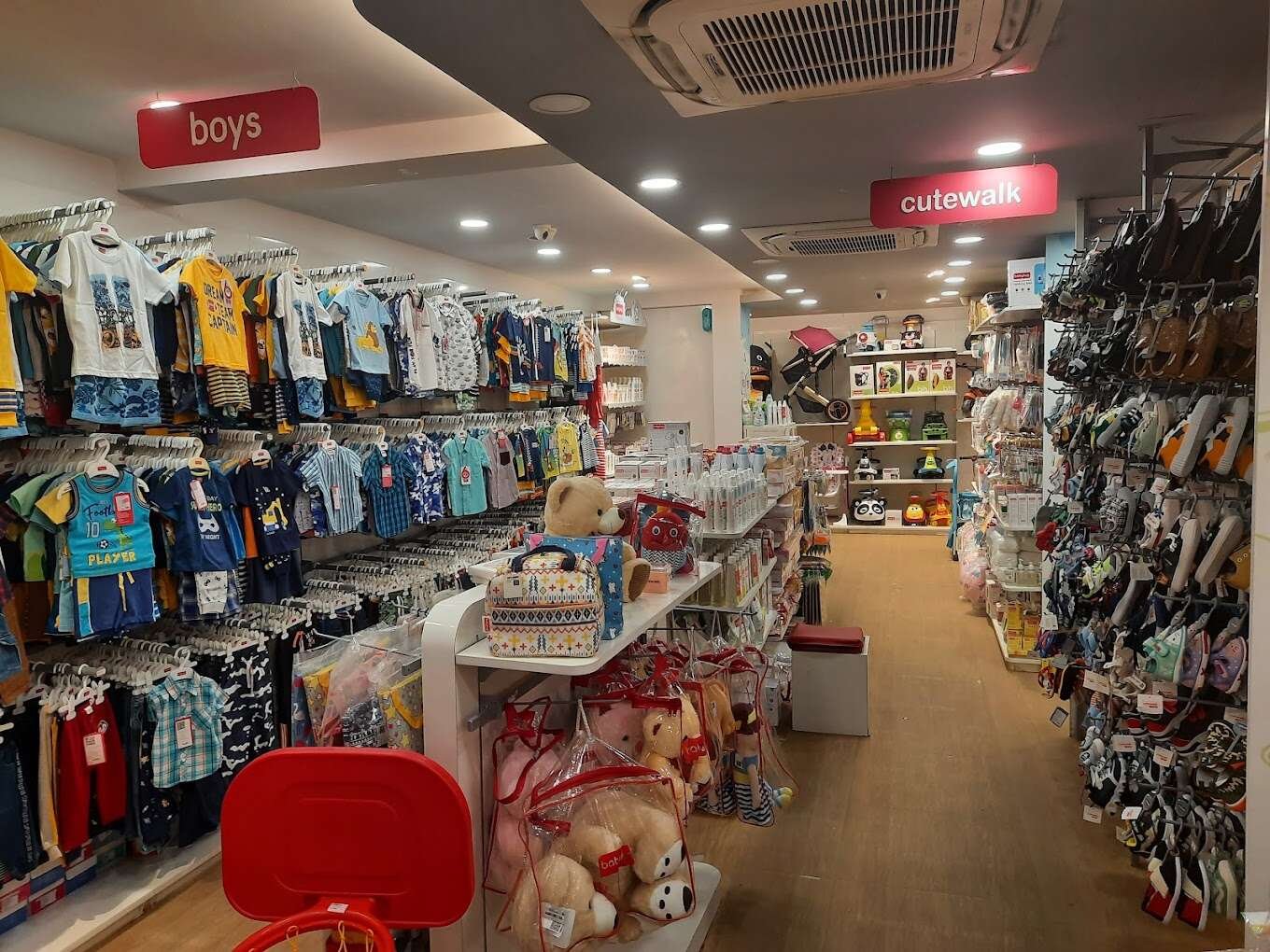 Babyhug Store - Thoraipakkam