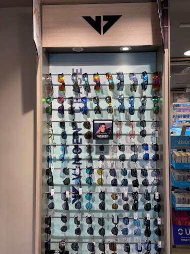Lenskart.com at Navalur