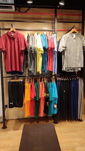 Footlounge adidas Puma Reebok