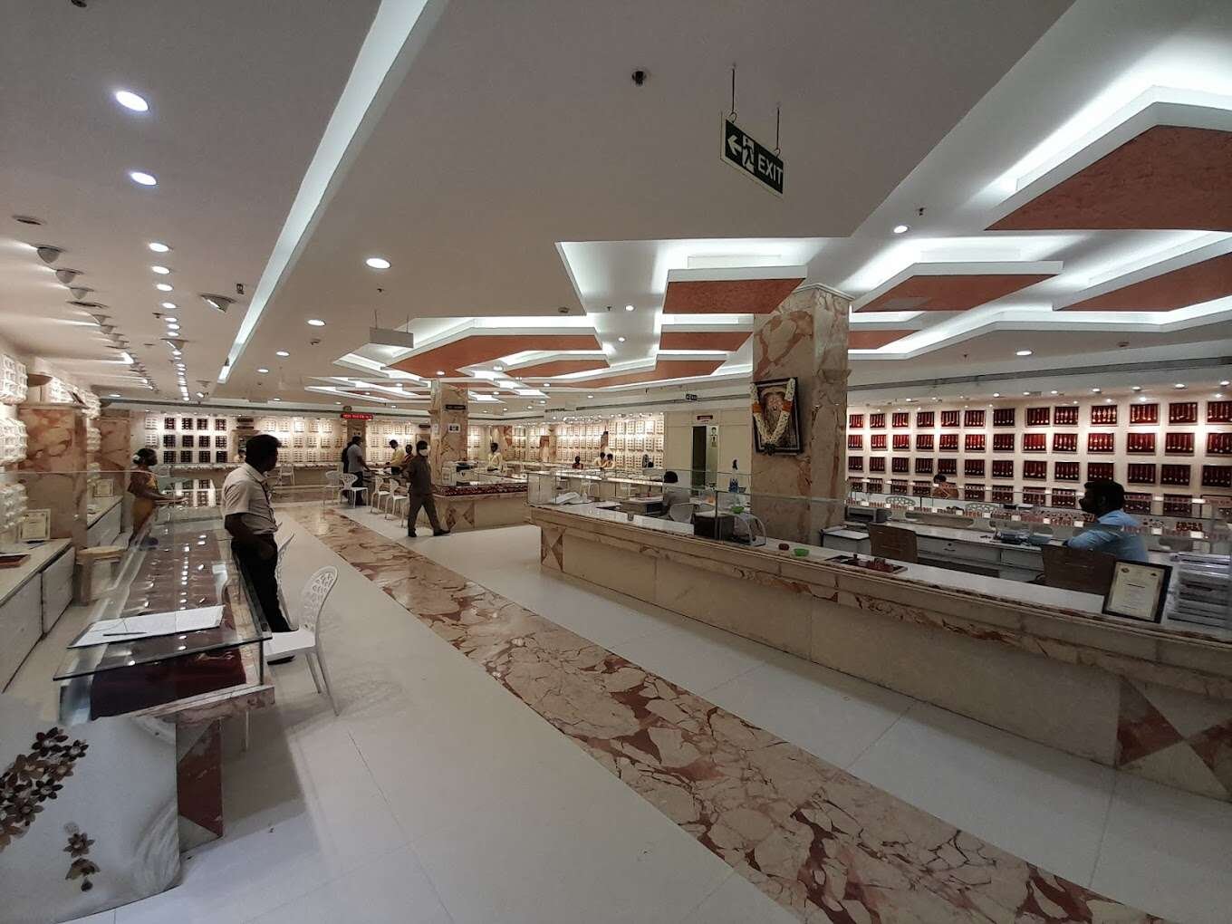 Saravana Stores Elite DIAMONDS