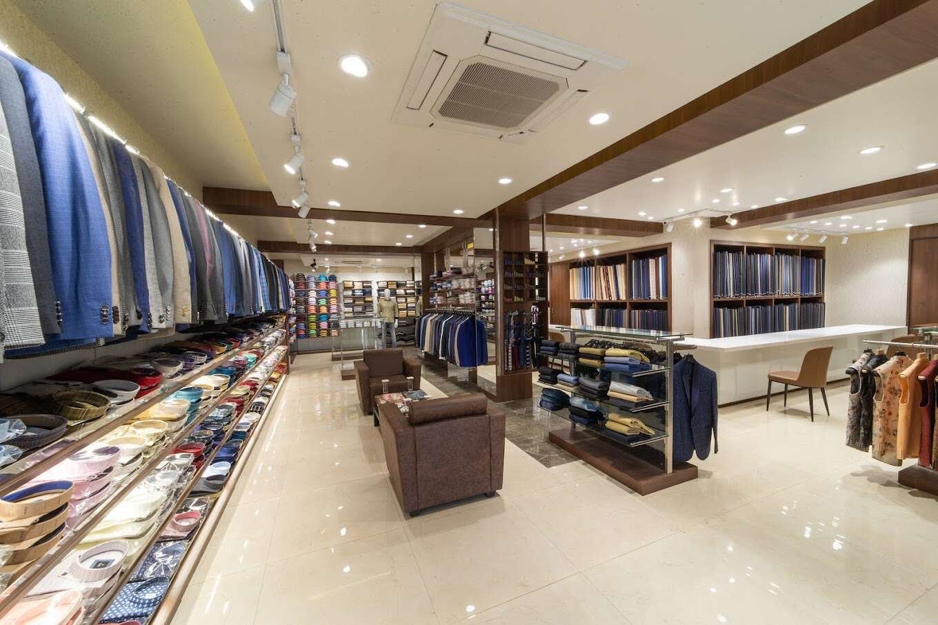 MANYAPRATHA LUXRR  - Men’s Wear