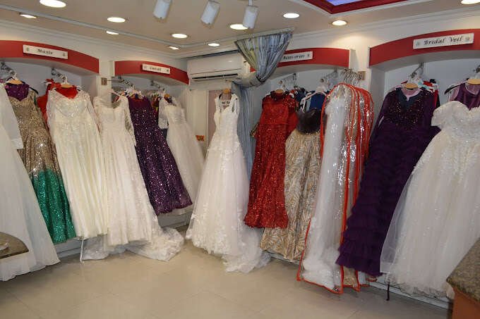 Rayma's The Frock Shop