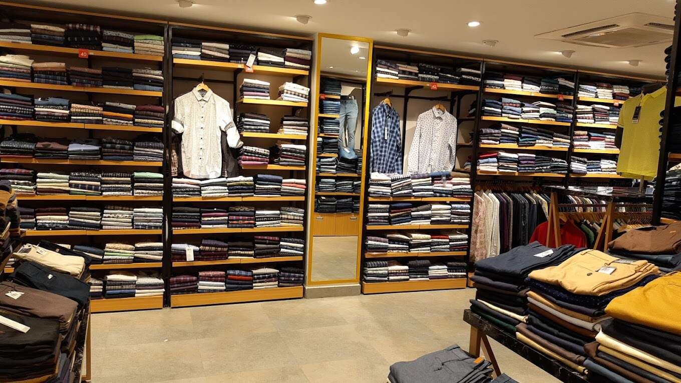 Europa Van Heusen Outlet - Selaiyur