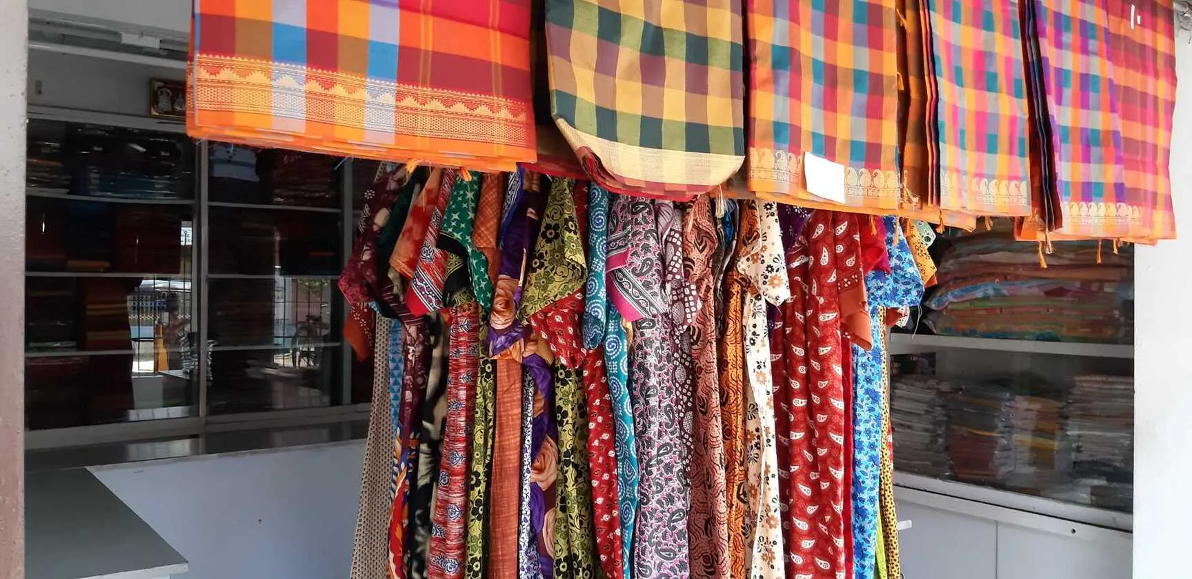 Vasanthira Textiles