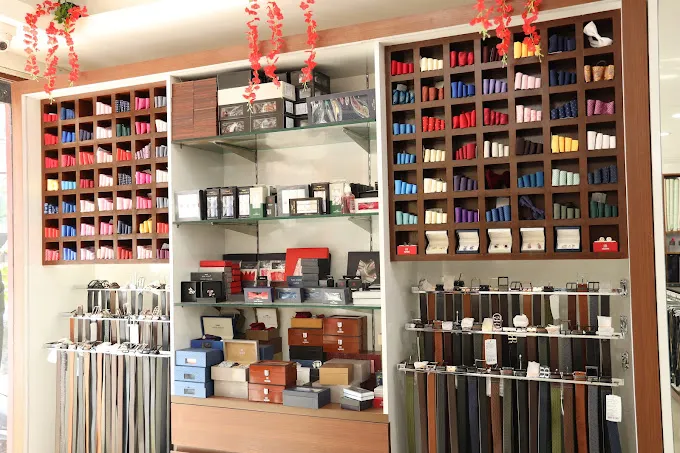 The Raymond shop