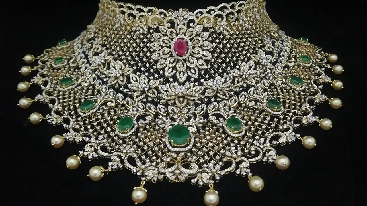  Vees Star Diamonds