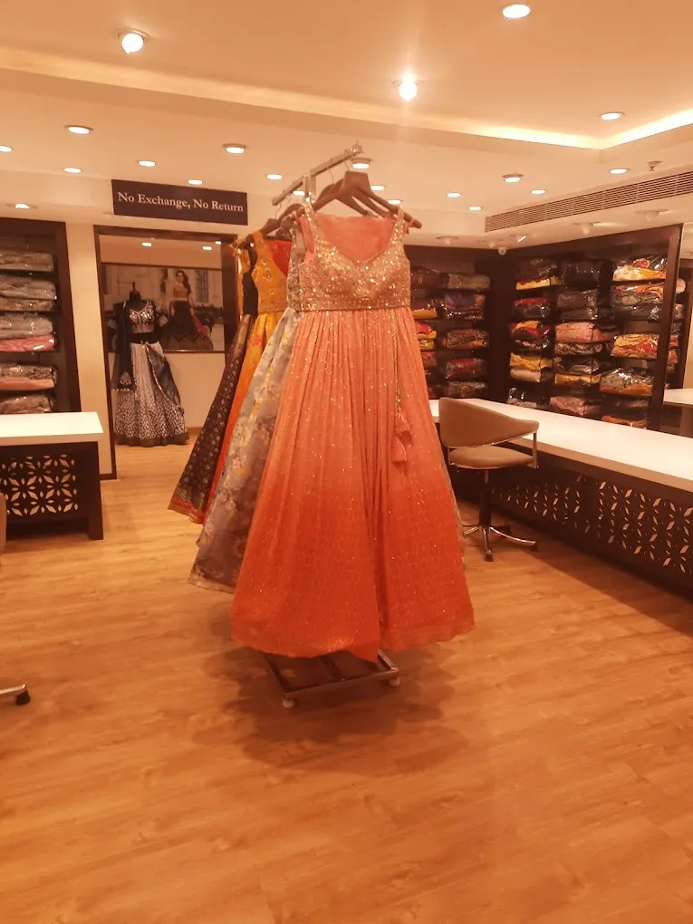 Kay The Fashion Bay