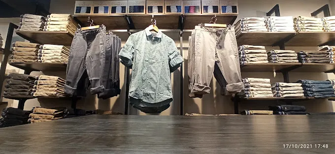 Peter England Showroom