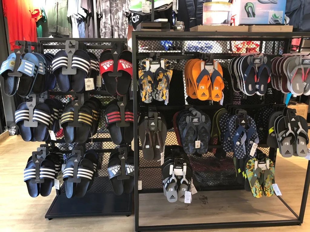 Adidas Skechers footlounge