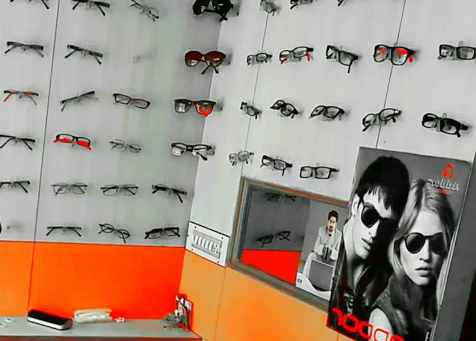 OM OPTICS - Contact Lens Clinic