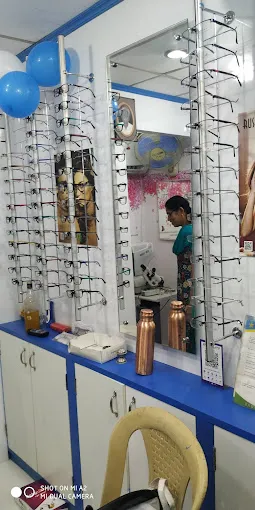 OM OPTICS - Contact Lens Clinic