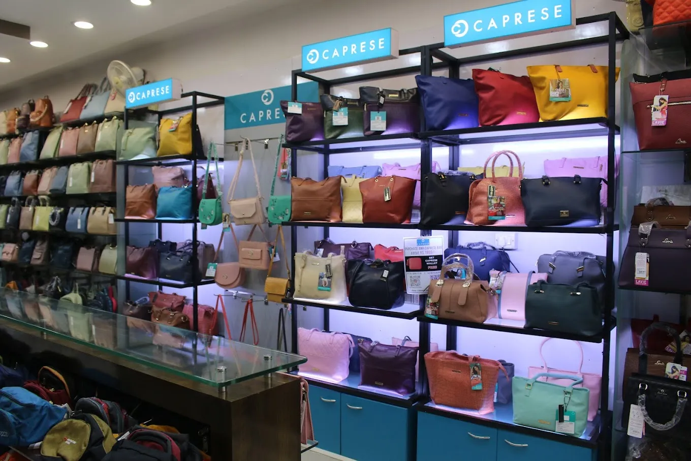 LEO BAGS & MORE