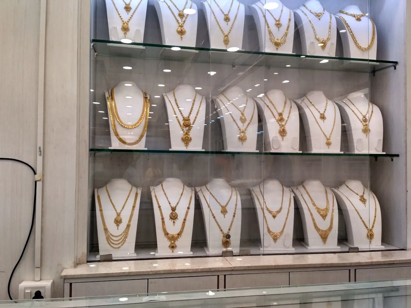 Lalithaa Jewellery