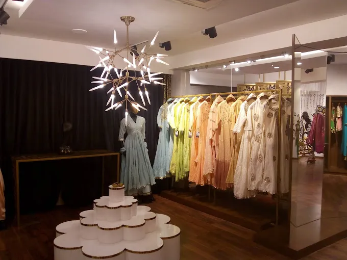 ZINGBI MULTI-DESIGNER STORE