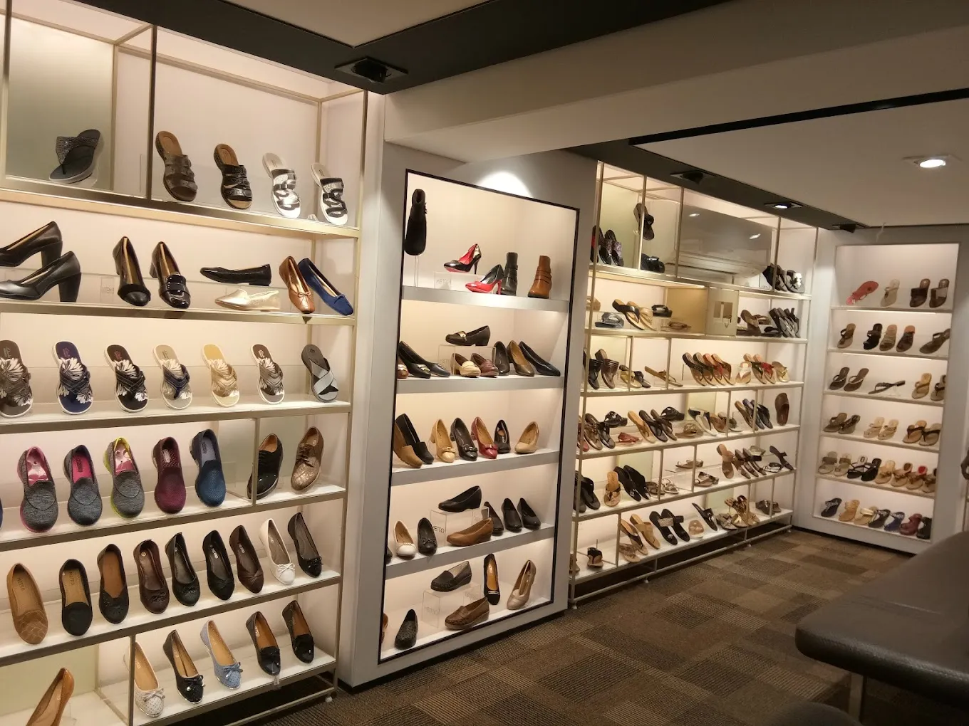 Metro Shoes