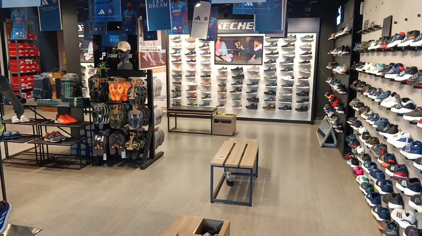 Foot Lounge Adidas Skechers Puma