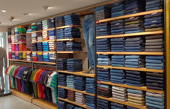 Europa Van Heusen Outlet - Selaiyur