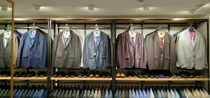 Europa Van Heusen Outlet - Selaiyur