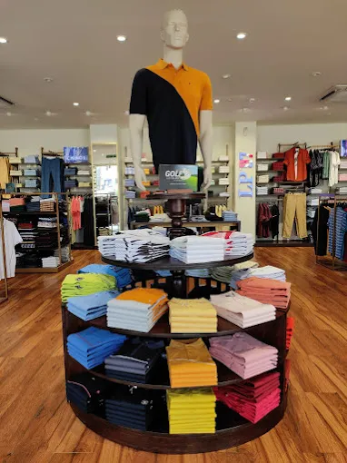 Louis Philippe showroom