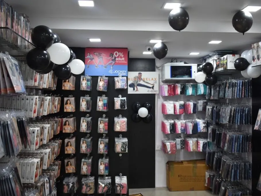 Jockey Showroom - KALS instore