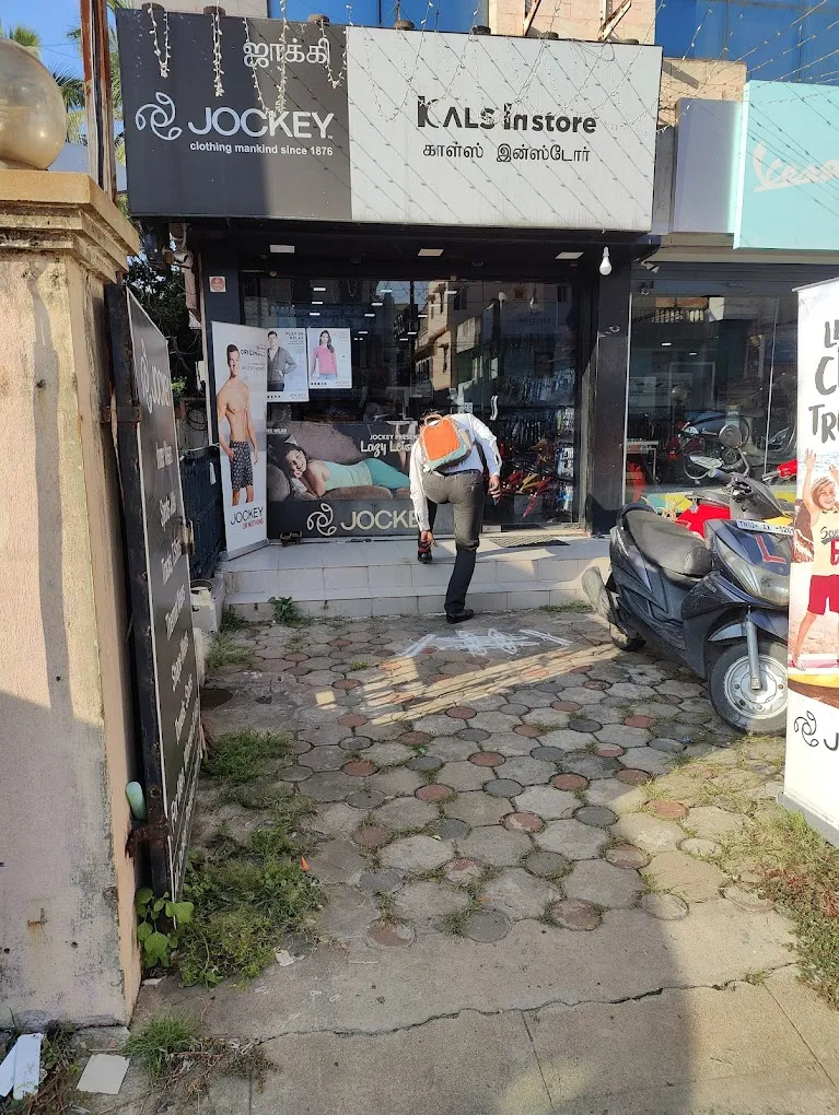 Jockey Showroom - KALS instore