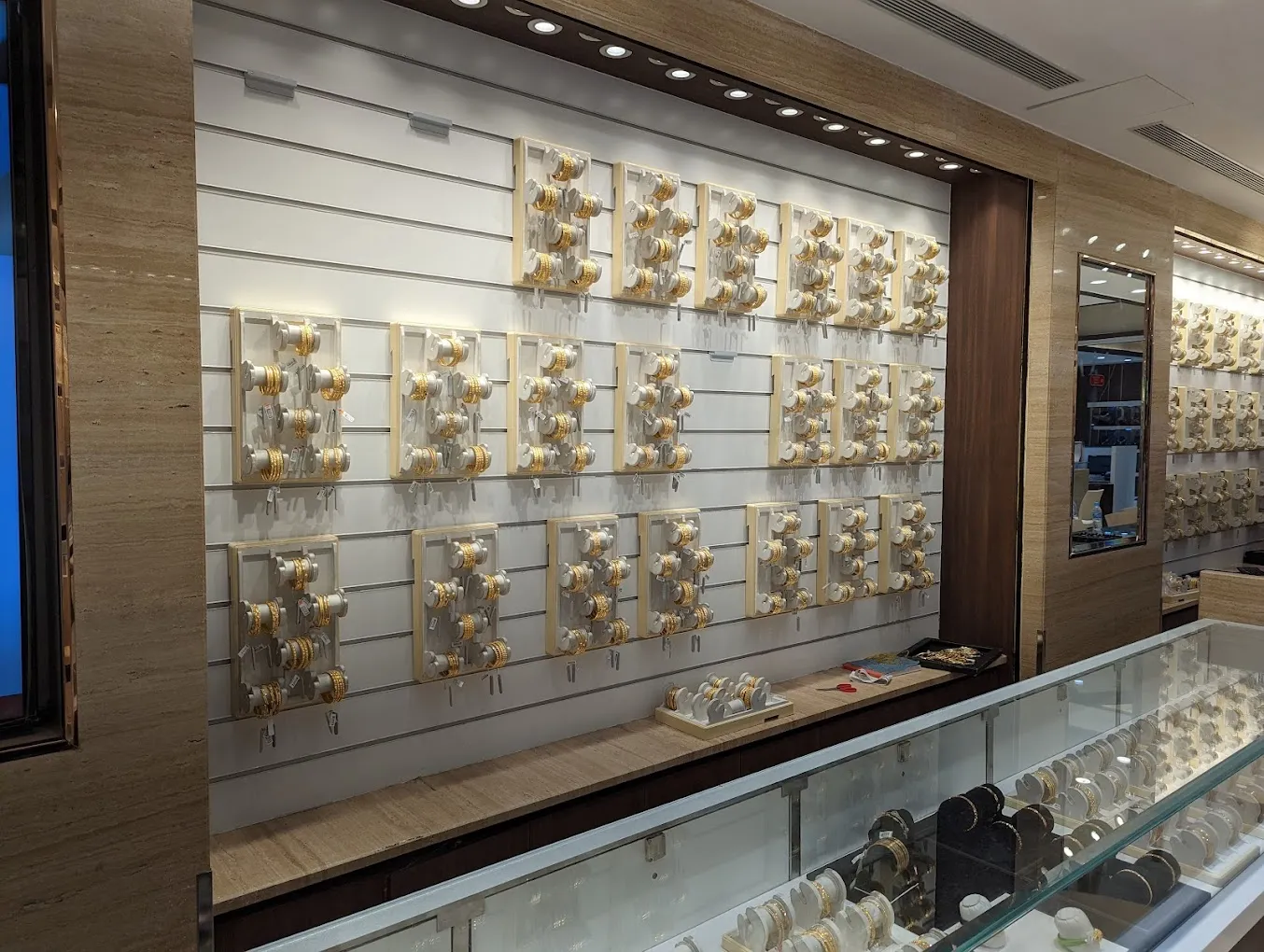 GRT Jewellers, Valasaravakkam