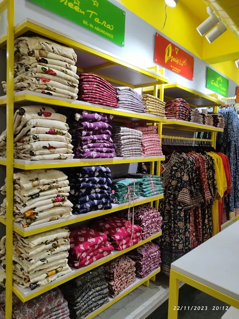 ROCHAN CLOTHING