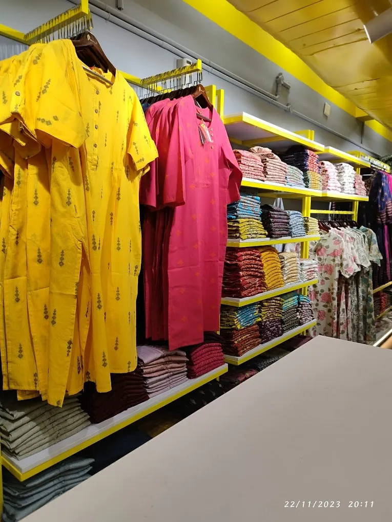 ROCHAN CLOTHING