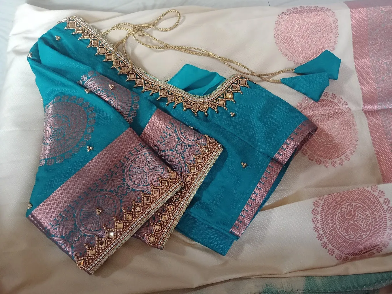 Venisha aari work