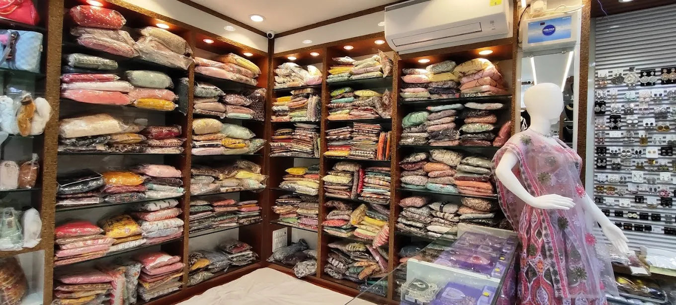 Hafs Trends gold covering, Imitation Jewellery, dresses and bags