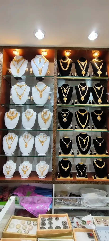 Hafs Trends gold covering, Imitation Jewellery, dresses and bags