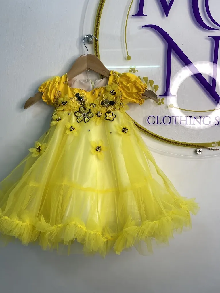 Mona clothing store