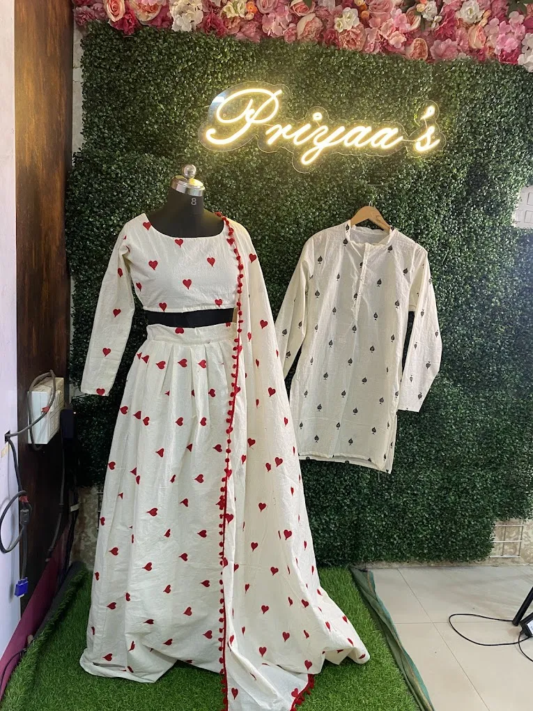 Mona clothing store