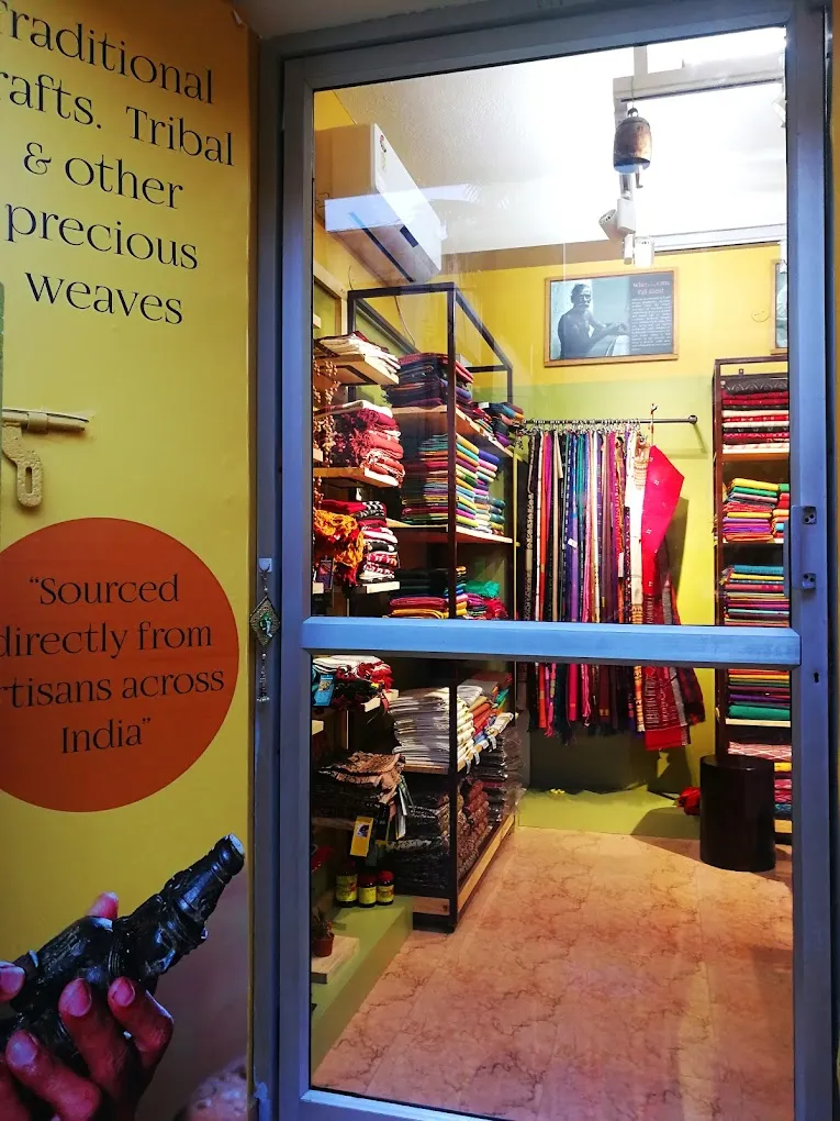Aksh weaves and crafts