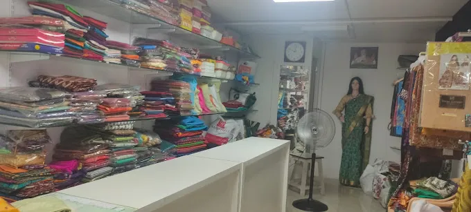 Saras Boutique