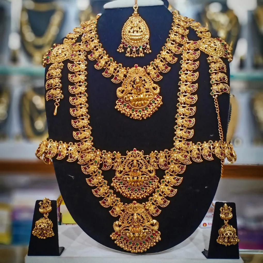 Rayyan gold covering