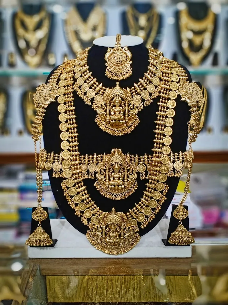 Rayyan gold covering